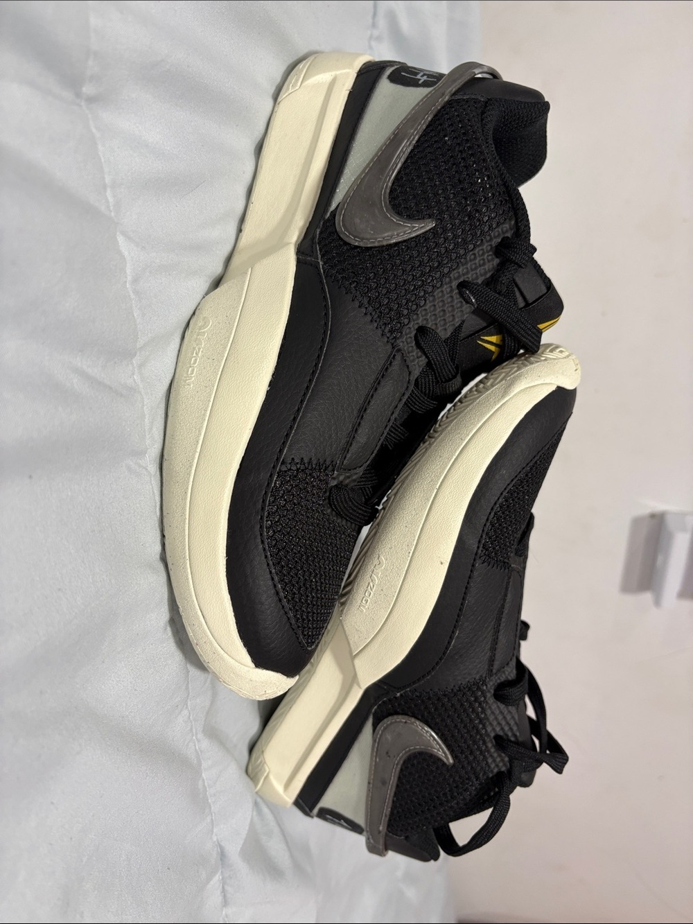 Unisex (man and woman) Black and Cream Athletic Sneakers